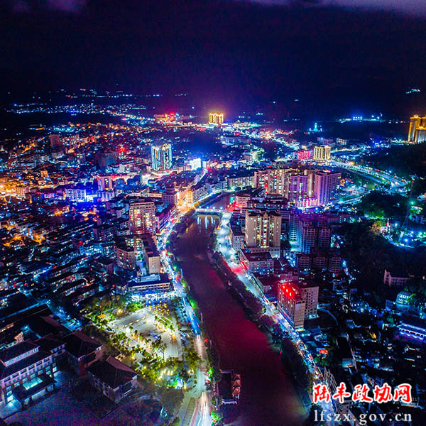 《夜東海》陳一瑭 攝